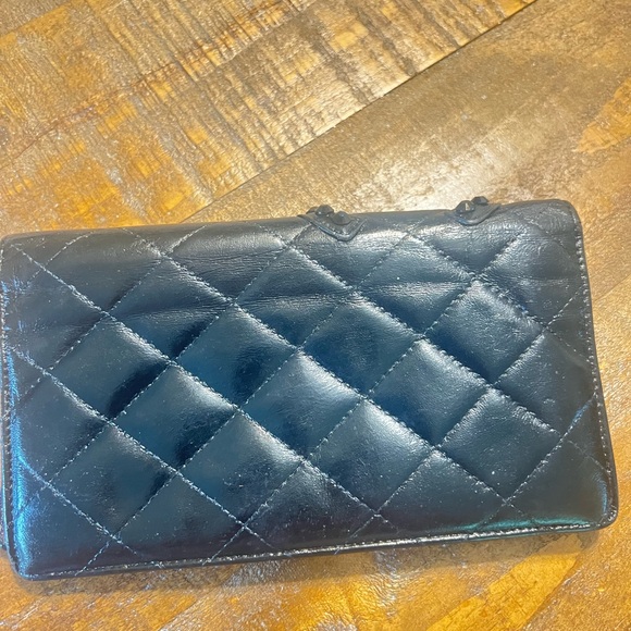 Authentic Chanel wallet/crossbody - Picture 3 of 11